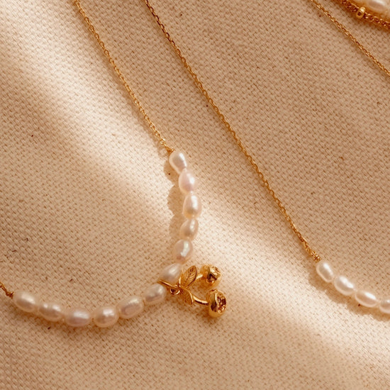 Dainty Smile Pearl Necklace, Minimalist Pearl Necklace, Handmade Daily Pearl Jewelry, Bridal Necklace on Wedding Day, Bridesm