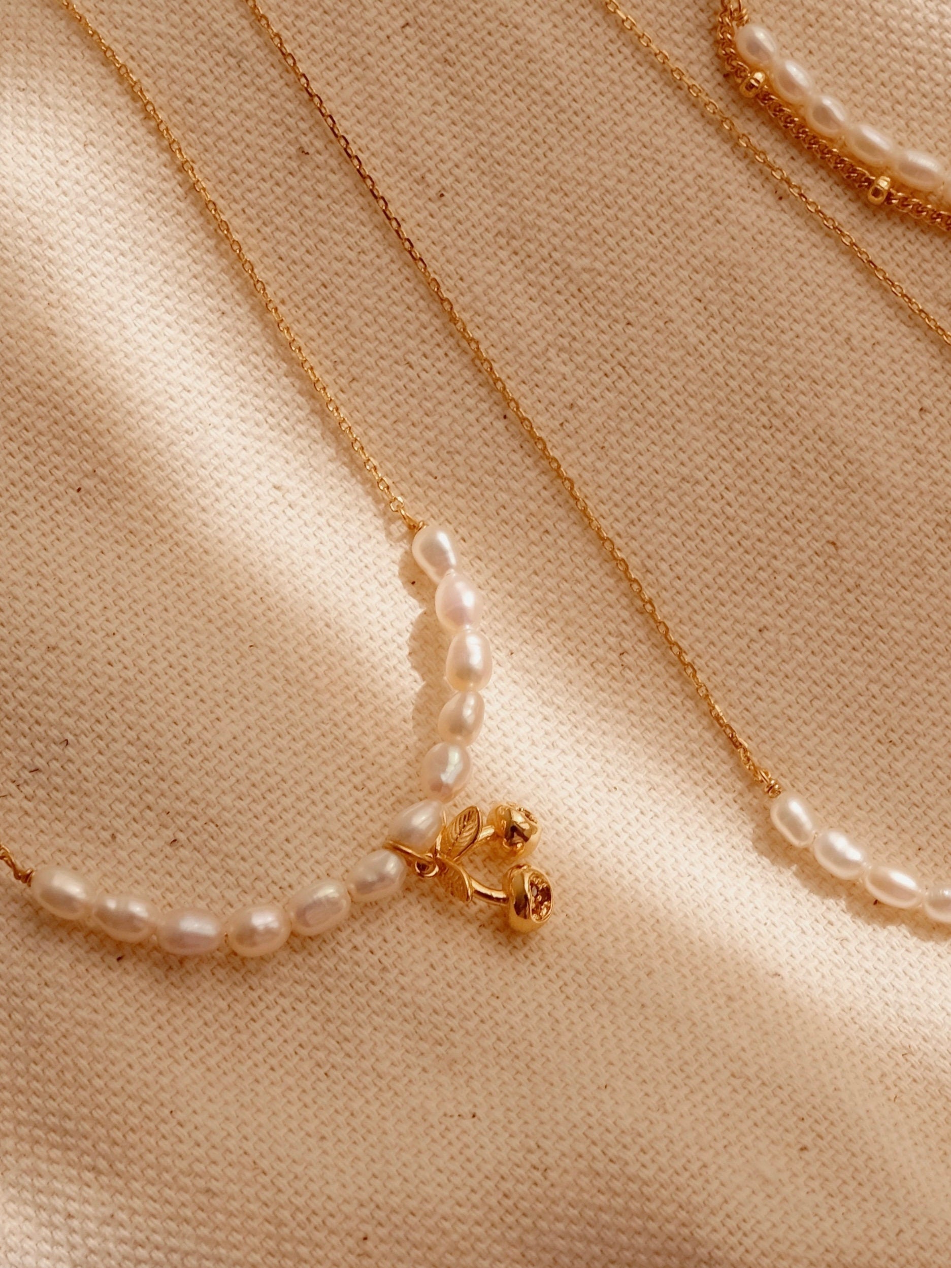 Dainty Smile Pearl Necklace, Minimalist Pearl Necklace, Handmade Daily Pearl Jewelry, Bridal Necklace on Wedding Day, Bridesm