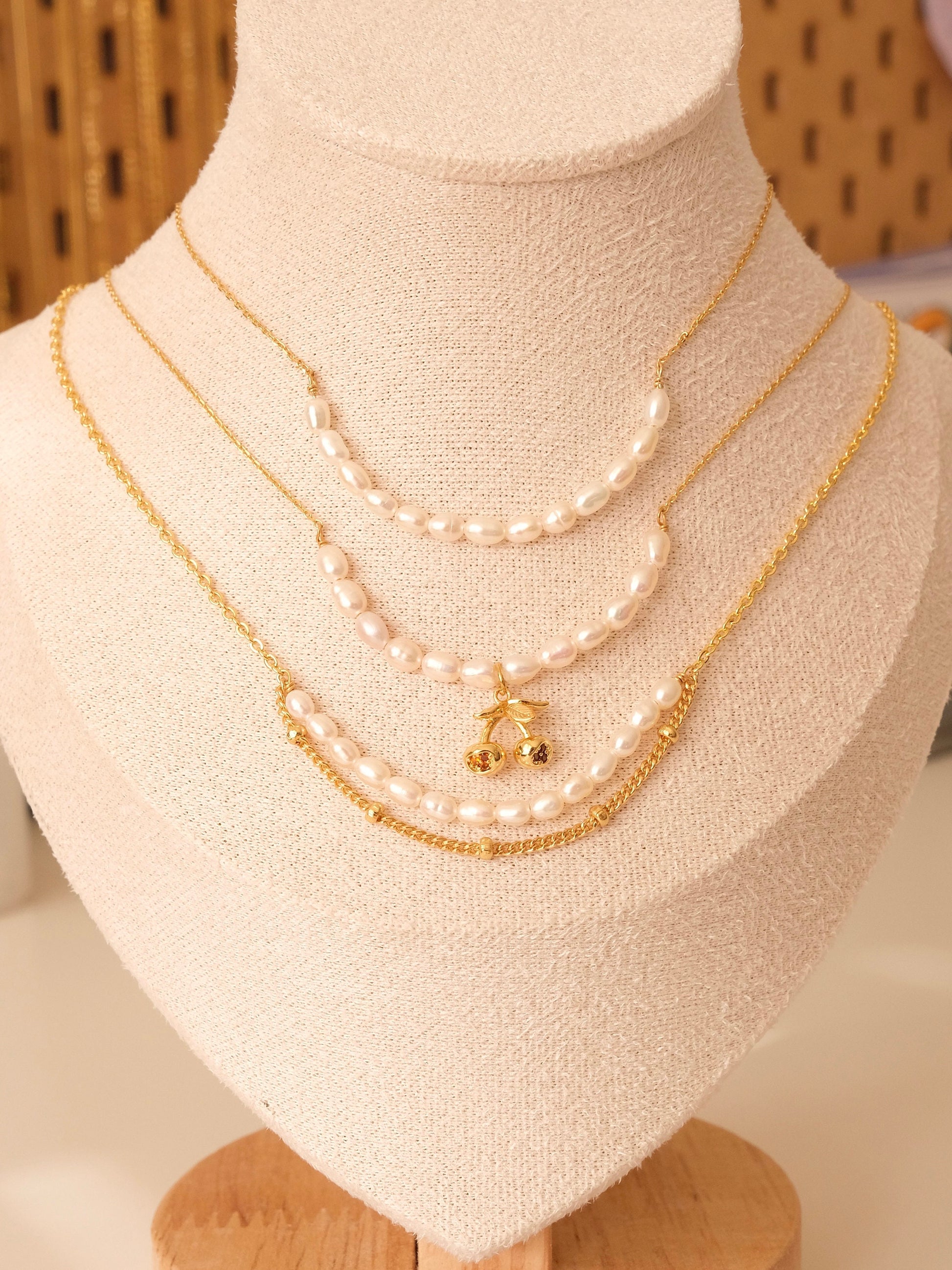 Dainty Smile Pearl Necklace, Minimalist Pearl Necklace, Handmade Daily Pearl Jewelry, Bridal Necklace on Wedding Day, Bridesm