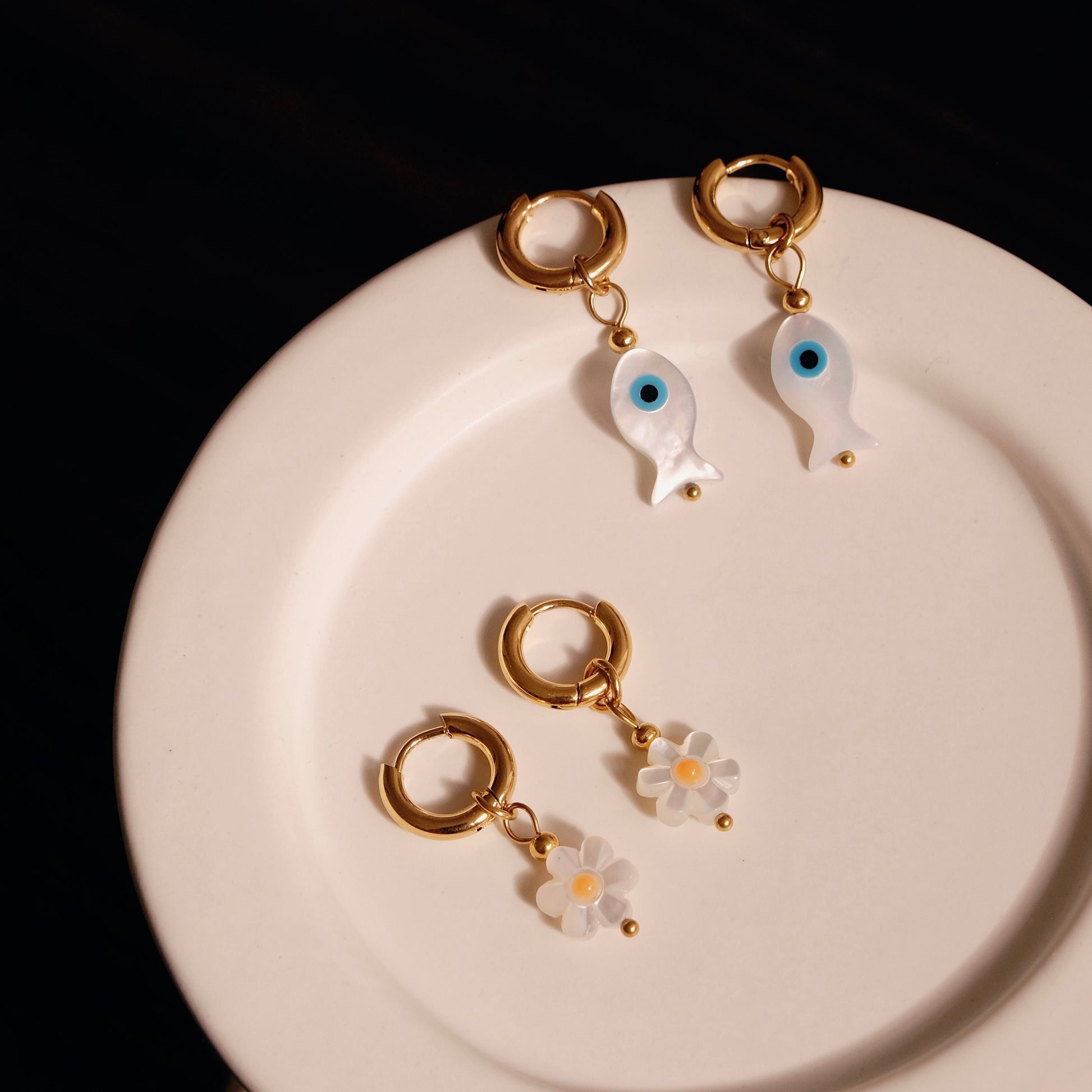 Little Daisy Flower White Cat Evil Eye Fish Charmed Huggie Hoop Earrings in Real Sea Shell,  Detachable Mother of Pearl Charm