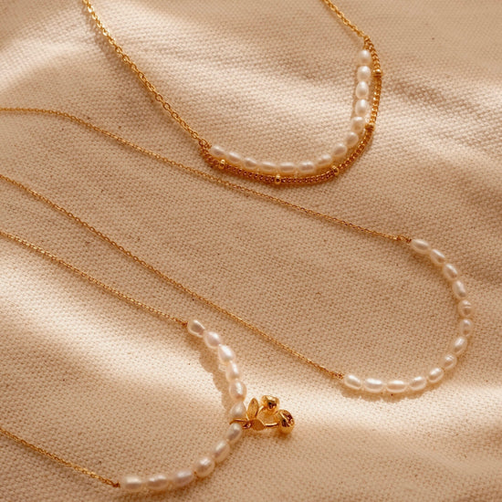 Dainty Smile Pearl Necklace, Minimalist Pearl Necklace, Handmade Daily Pearl Jewelry, Bridal Necklace on Wedding Day, Bridesm