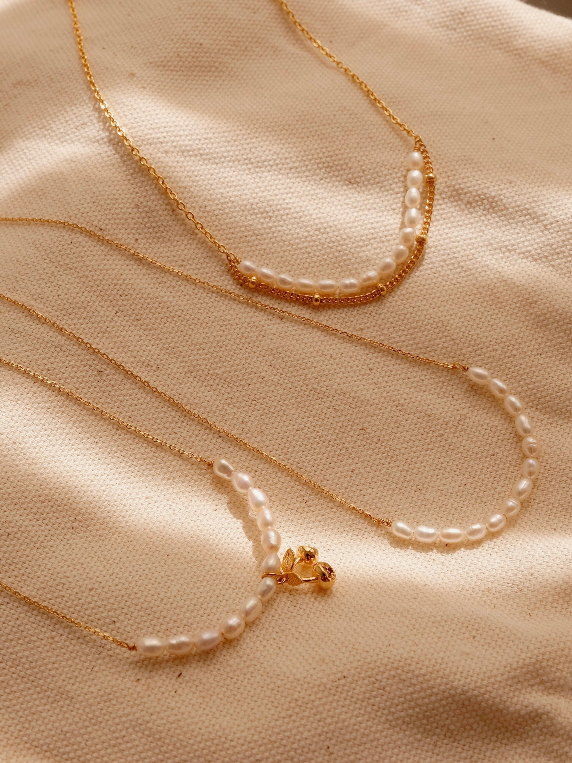 Dainty Smile Pearl Necklace, Minimalist Pearl Necklace, Handmade Daily Pearl Jewelry, Bridal Necklace on Wedding Day, Bridesm