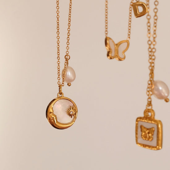 Gold mother of pearl pendant necklaces, 18k gold star necklace, waterproof tarnish resistant necklace, gold jewelery for wome