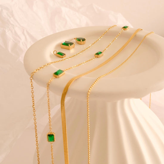 Dainty Emerald Necklace, Green Emerald Choker, Emerald Jewelry, Emerald Pendant Necklace, May Birthstone Necklace, Waterproof
