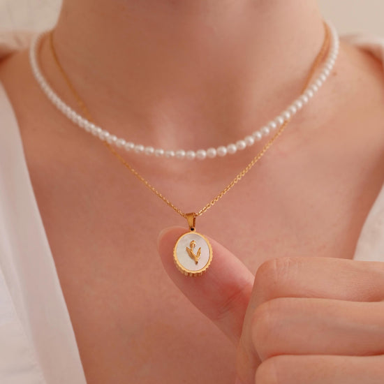 Flower Pendant Necklace • Mother of Pearl Birthflower Necklace • Birth Month Bouquet Charm • Dainty Necklace • Mom Birthday G