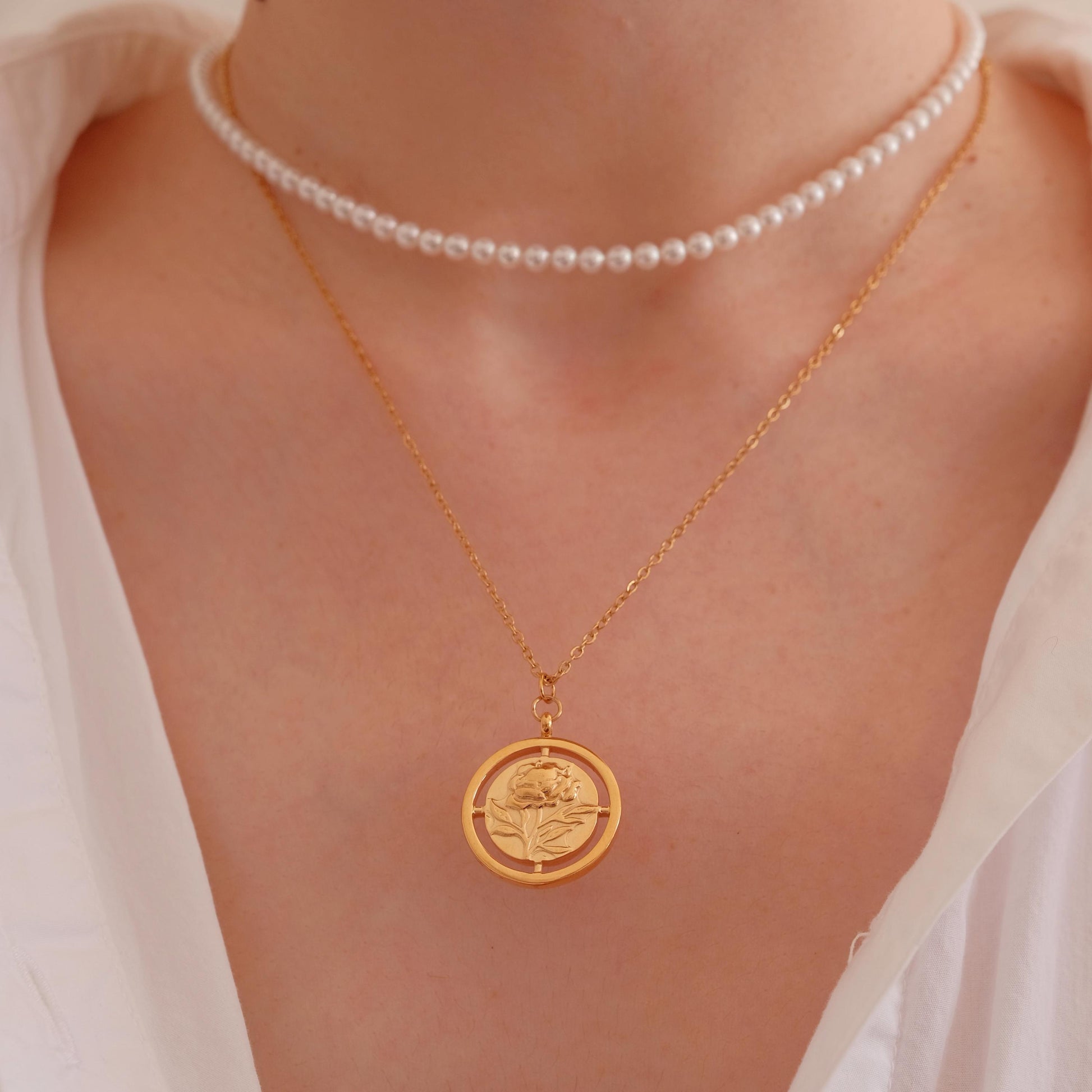 Flower Pendant Necklace • Mother of Pearl Birthflower Necklace • Birth Month Bouquet Charm • Dainty Necklace • Mom Birthday G